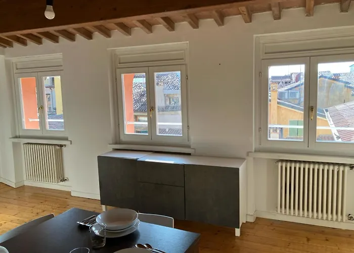 Via Fama, 7, Vista Sui Tetti Di Verona